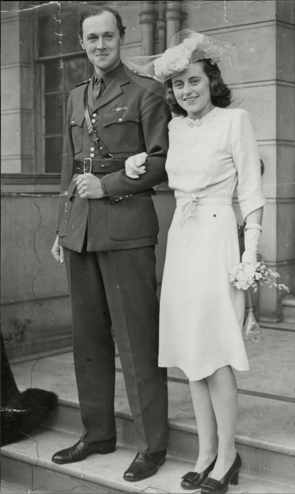 FLYSTYRT: Kathleen Kennedy Cavendish mistet livet i 1948, da flyet hun reiste med styrtet. Her er hun med ektemannen William Cavendish, som gikk bort kort tid etter bryllupet deres i 1944. Foto: NTB Scanpix FLYSTYRT: Kathleen Kennedy Cavendish mistet livet i 1948, da flyet hun reiste med styrtet. Her er hun med ektemannen William Cavendish, som gikk bort kort tid etter bryllupet deres i 1944. Foto: NTB Scanpix